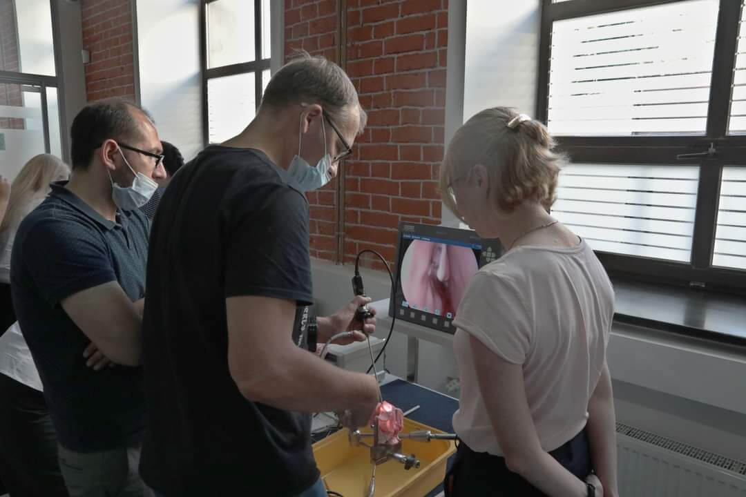 Эндоскопическая хирургия околоносовых пазух и основания черепа