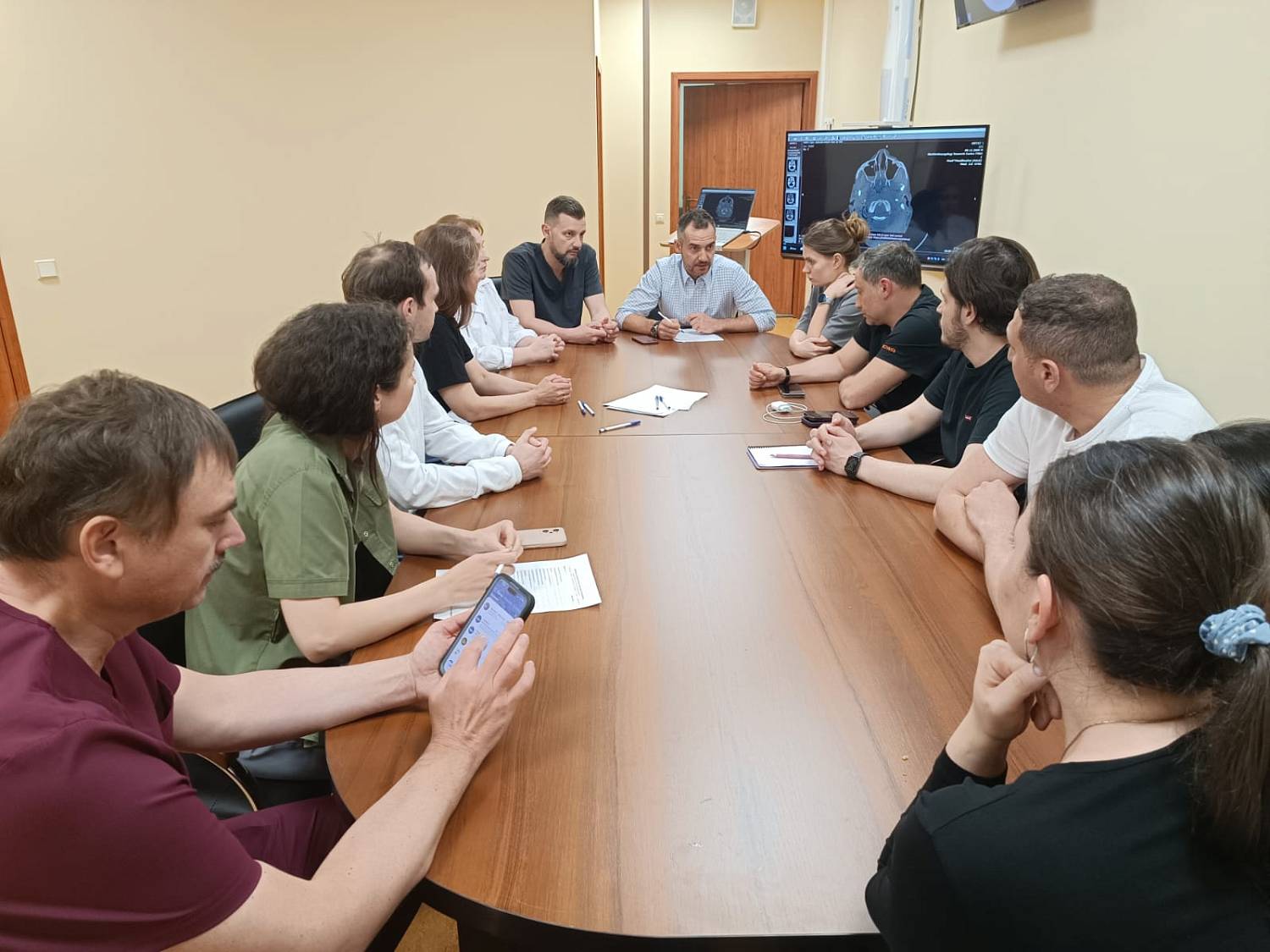 Эндоскопическая хирургия полости носа, околоносовых пазух, основания черепа. Завершился диссекционный курс